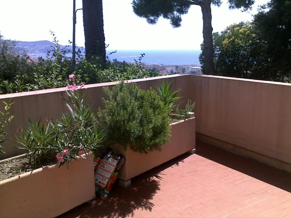 Relaxing Place With Wonderful View...Calme Avec Vue Magnifique Sur La Baie Des Anges, Mais En Campagne A 12 Minutes De La Promenade Des Anglais Nice Exteriér fotografie