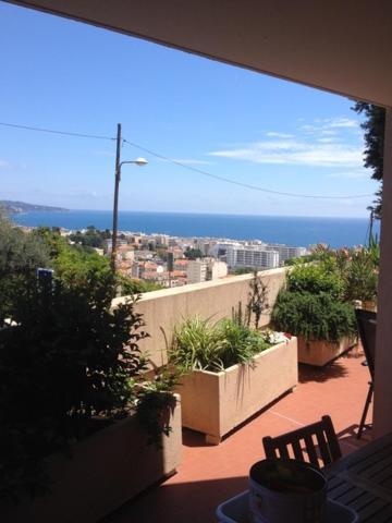 Relaxing Place With Wonderful View...Calme Avec Vue Magnifique Sur La Baie Des Anges, Mais En Campagne A 12 Minutes De La Promenade Des Anglais Nice Exteriér fotografie